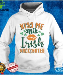 Official Kiss Me I‘m Irish Vaccinated Funny St Patrick Day Gift Shirt