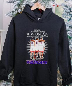 Official Never underestimate a woman who understands basketball and loves Wildcats signatures hoodie, sweater, longsleeve, shirt v-neck, t-shirt