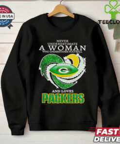 Official Never underestimate a woman who understands football and loves Packers shirt