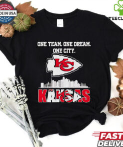 Official One team one dream one city Kansas City Chiefs skyline shirt