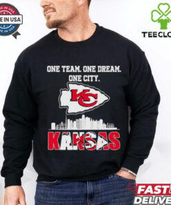 Official One team one dream one city Kansas City Chiefs skyline shirt