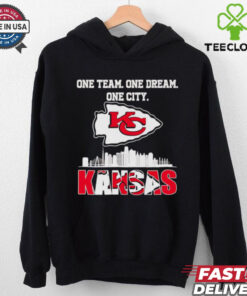 Official One team one dream one city Kansas City Chiefs skyline shirt