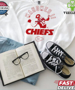 Official Patrick Mahomes Kansas City Chiefs throw the ball shirt