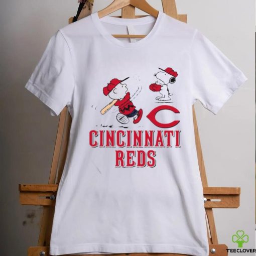 Official Peanuts Charlie Brown And Snoopy Playing Baseball Cincinnati Reds Shirt