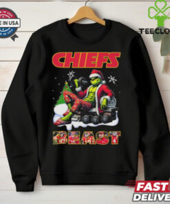 Official Santa Grinch Gymmer Kansas Chiefs NFL 2025 Beast Christmas Shirt