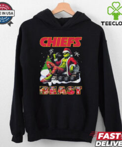 Official Santa Grinch Gymmer Kansas Chiefs NFL 2025 Beast Christmas Shirt
