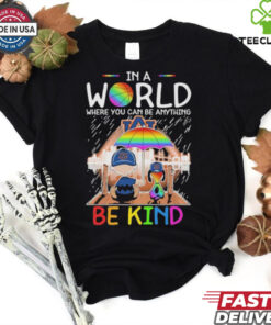 Official Snoopy And Charlie Brown Auburn Tigers In A World Where You Can Be Anything Be Kind The Peanuts T shirts