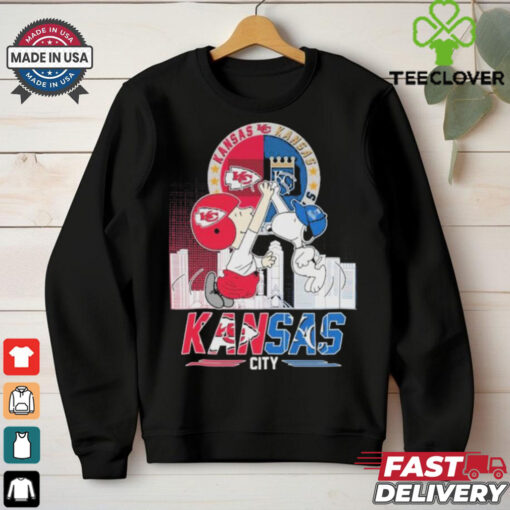 Official Snoopy And Charlie Browns High Five Kansas City Chiefs X Kansas City Royals Shirt