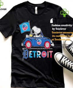 Official Snoopy And Woodstock Driving Car Detroit Sports Teams Flag T Shirt