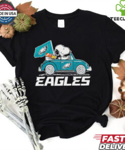 Official Snoopy And Woodstock Driving Car Philadelphia Eagles The Peanuts T shirts