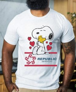 Official Snoopy And Woodstock Loves Republic Services Logo Shirt