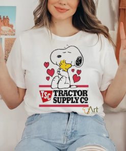 Official Snoopy And Woodstock Loves Tractor Supply Logo Shirt