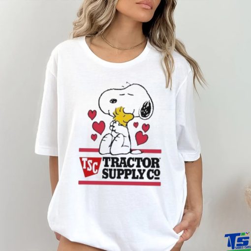 Official Snoopy And Woodstock Loves Tractor Supply Logo Shirt