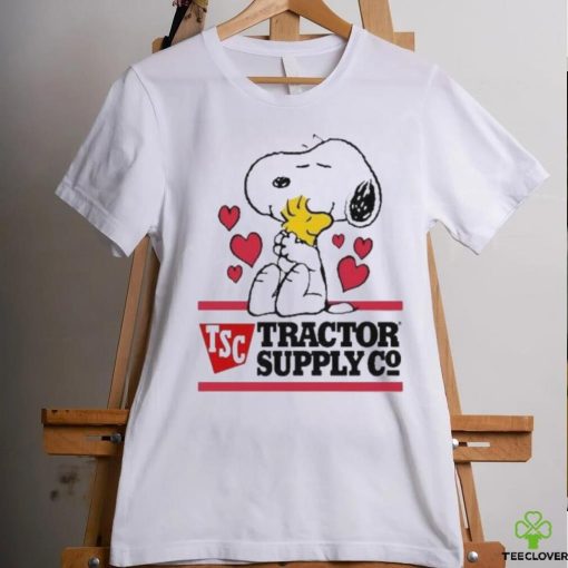 Official Snoopy And Woodstock Loves Tractor Supply Logo Shirt