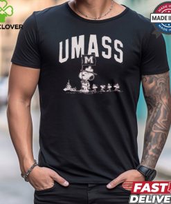 Official Snoopy And Woodstock Peanuts x UMass Beagle Scouts Painting t shirt