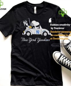 Official Snoopy Drives Car With New York Yankees Flag T Shirt