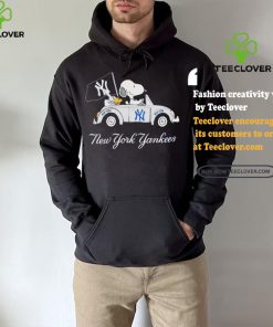 Official Snoopy Drives Car With New York Yankees Flag T Shirt