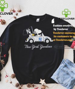 Official Snoopy Drives Car With New York Yankees Flag T Shirt