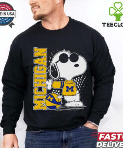 Official Snoopy Michigan Wolverines pose stand shirt