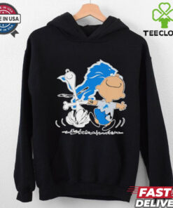 Official Snoopy and Charlie Brown Detroit Lions Football Logo shirt