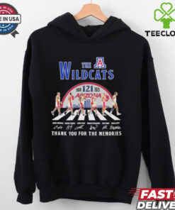 The **Official Arizona Wildcats Basketball 121st 1904-2025 Players Thank You For The Memories Signatures Shirt** commemorates the team's rich history with signatures from players spanning over a century. A perfect keepsake for Wildcats fans to honor the legacy and memorable moments from 1904 to 2025!