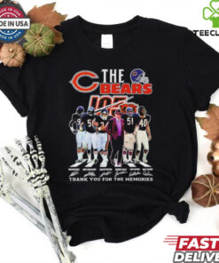 Official The Chicago Bears Thank You for the Memories Signatures Shirt with a heartfelt design featuring player signatures, perfect for Bears fans to honor the team's legacy.
