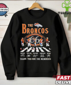 Official The Denver Broncos 1959-2025 Signature Thank You For The Memories T-Shirts with a commemorative design featuring player signatures, perfect for Broncos fans celebrating the team's history.