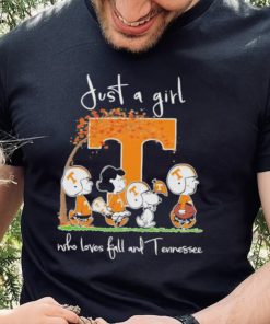 Official The Peanuts Just a girl who loves fall and Tennessee shirt