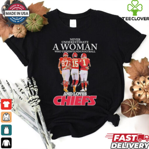 Official Travis Kelce And Patrick Mahomes Xavier Worthy Never Underestimate A Woman Who Understands Football And Loves Kansas City Chiefs Signatures T shirts