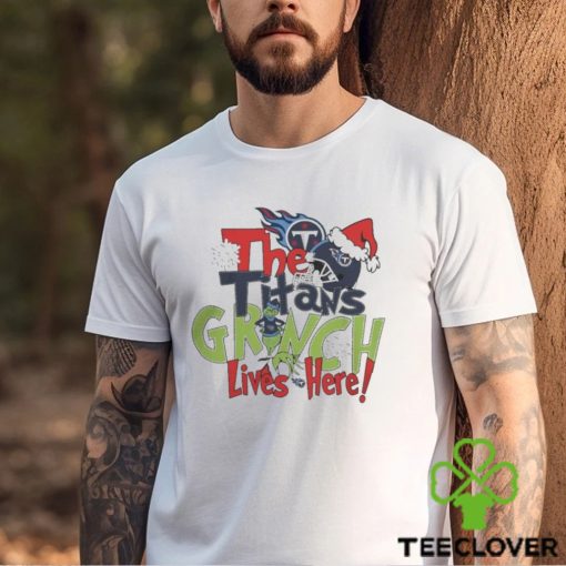 Official grinch Hat Santa The Titans Lives Here Christmas Shirt