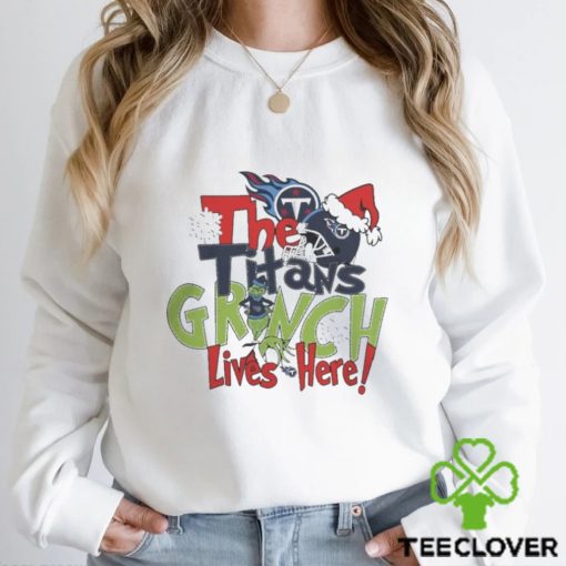 Official grinch Hat Santa The Titans Lives Here Christmas Shirt