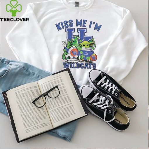 Official kentucky Wildcats Happy St. Patrick’s Day Baby Yoda T Shirt