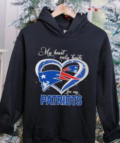 Official new England Patriots My Heart Only Beats Patriots T Shirt