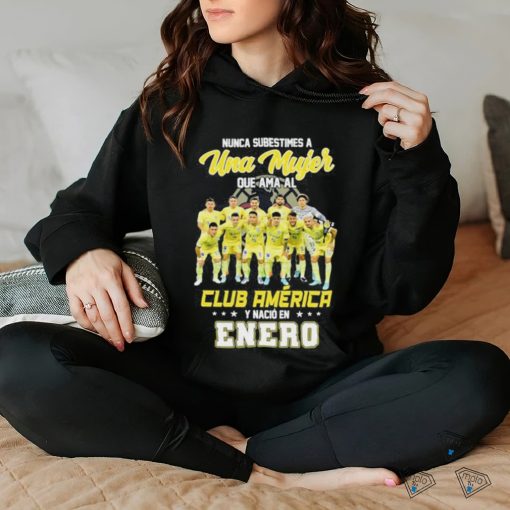 Official nunca subestimes a una mujer que ama al club America y bacio en wnwro hoodie, sweater, longsleeve, shirt v-neck, t-shirt