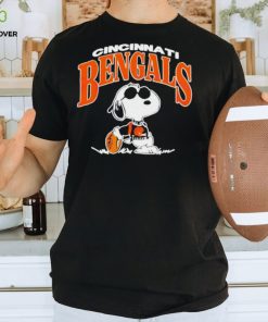 Official snoopy Cincinnati Bengals Football T shirt