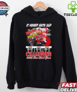 Ohio State Buckeyes it never gets old bucks over ducks champions 2025 rose bowl game shirt