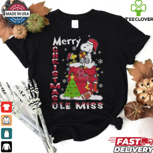 Ole Miss Rebels Snoopy And Woodstock Merry Christmas Shirt