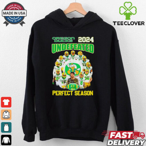 Oregon Ducks 2024 undefeated perfect season team signatures graphic shirt