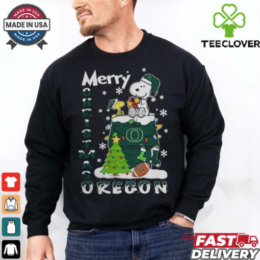 Oregon Ducks Snoopy And Woodstock Merry Christmas Shirt