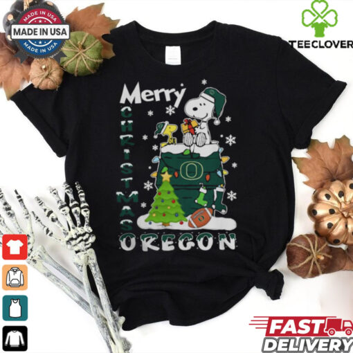 Oregon Ducks Snoopy And Woodstock Merry Christmas Shirt