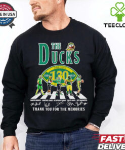 Oregon Ducks The Ducks Abbey Road thank you for the memories of 130 years signature hoodie, sweater, longsleeve, shirt v-neck, t-shirt