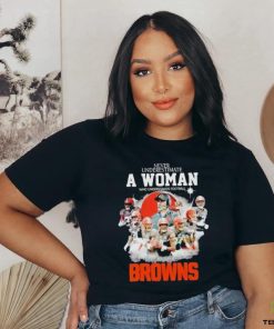 Original Never Underestimate A Woman Who Understands Football And Loves Cleveland Browns Signatures 2024 T Shirt