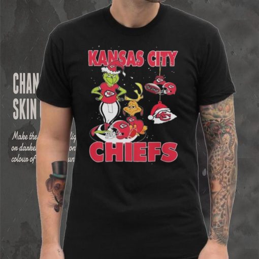 Original The Grinch And Dog Kansas City Chiefs Ornament Christmas 2023 T Shirt