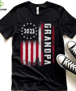 Patriotic Mens Promoted To Grandpa Est 2023 First Time Gift T Shirt