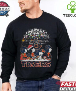 Peanuts Auburn Tigers It’s The Most Wonderful Time Of The Year Winter Shirt