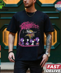 Peanuts Characters Minnesota Vikings In October We Wear Pink 2024 Shirt