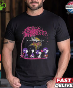 Peanuts Characters Minnesota Vikings In October We Wear Pink 2024 Shirt