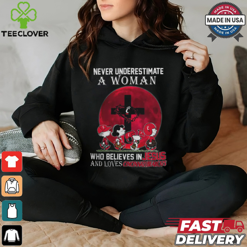 Peanuts Characters Never Underestimate A Woman Who Believes In Jesus And Loves Cincinnati Bearcats Shirt Peanuts Characters Never Underestimate A Woman Who Believes In Jesus And Loves Cincinnati Bearcats Shirt
