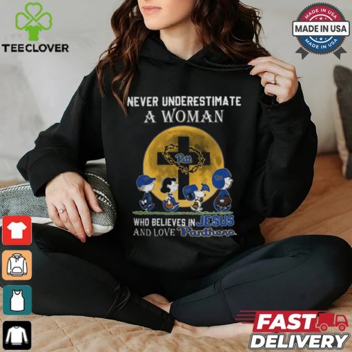 Peanuts Characters Never Underestimate A Woman Who Believes In Jesus And Loves Pitt Panthers Shirt