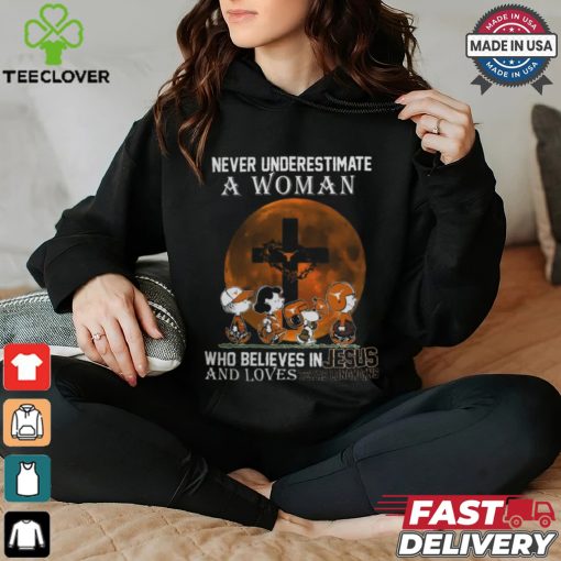 Peanuts Characters Never Underestimate A Woman Who Believes In Jesus And Loves Texas Longhorns Shirt